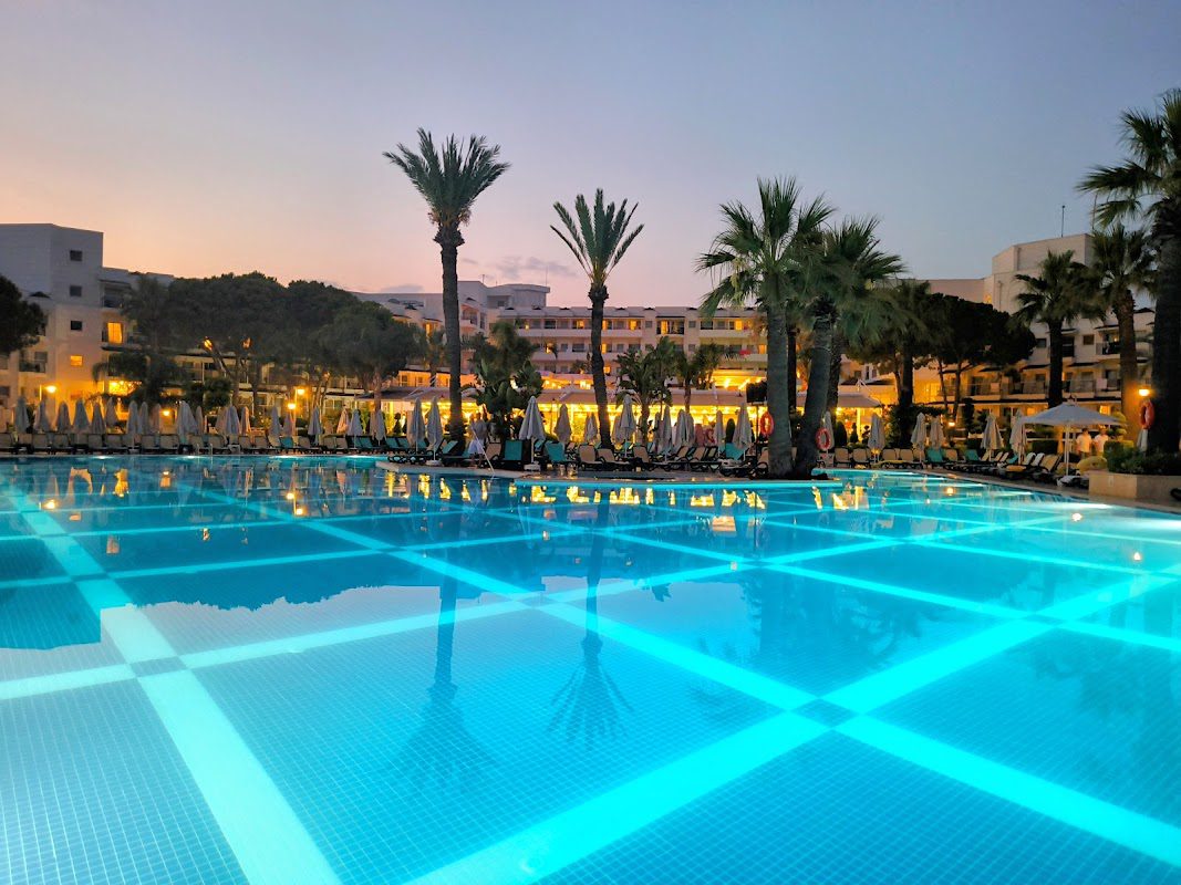 Crystal Tat Beach Transfer