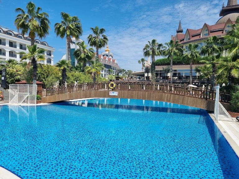 Side Crown Palace Transfer